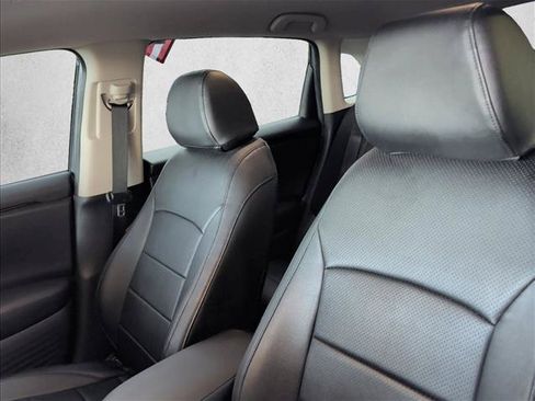Used 2025 Honda HR-V LX image 11