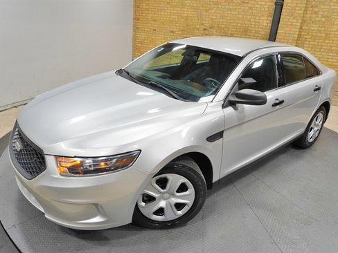 Used 2018 Ford Taurus Police Interceptor AWD image 2