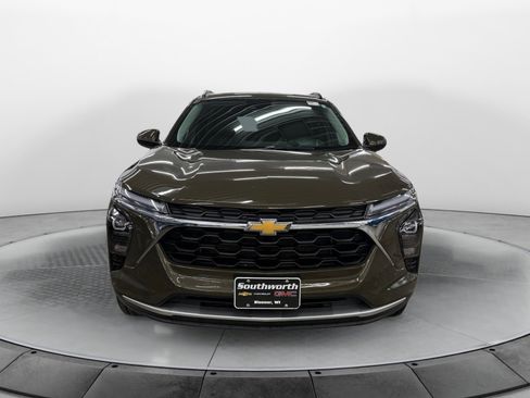 Used 2024 Chevrolet Trax LT w/ Driver Confidence Package image 7