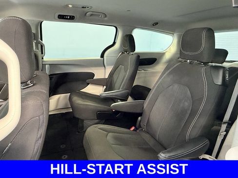 Used 2023 Chrysler Voyager LX FWD image 7