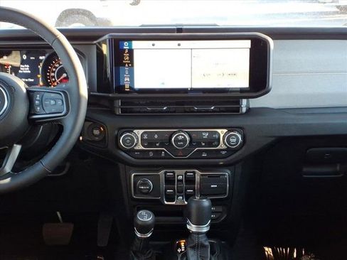 New 2026 Jeep Gladiator Sport image 7