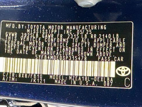 Certified 2025 Toyota Corolla LE FWD image 31