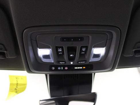 Used 2025 GMC Sierra 1500 Denali w/ Denali Reserve Package AWD/4WD image 45