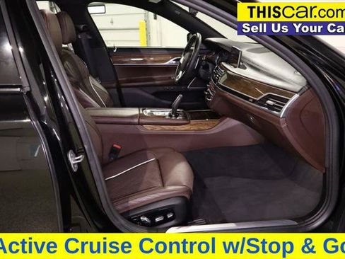 Used 2019 BMW 750i w/ Executive Package RWD image 30