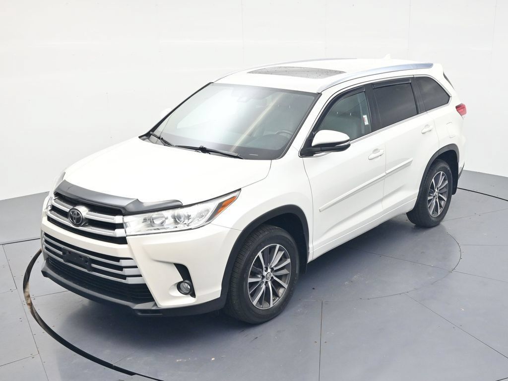 Used 2017 Toyota Highlander XLE AWD/4WD image 36