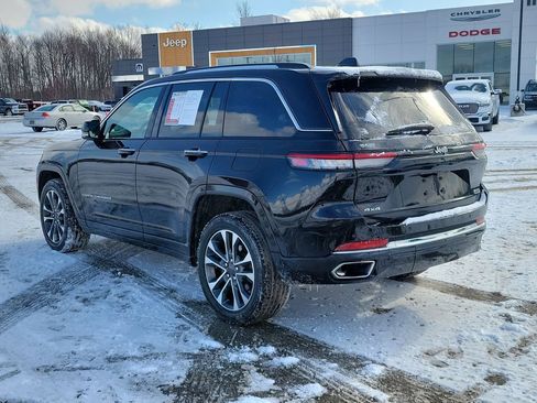 Used 2023 Jeep Grand Cherokee Overland image 3