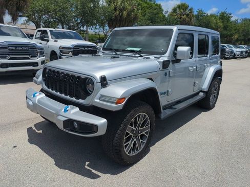 Used 2024 Jeep Wrangler High Altitude AWD/4WD image 10