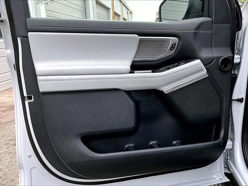 Used 2025 Ford Expedition Max Platinum image 21