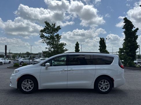 Used 2022 Chrysler Pacifica Touring-L FWD image 13