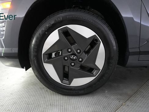 Used 2024 Hyundai Kona Limited FWD image 19