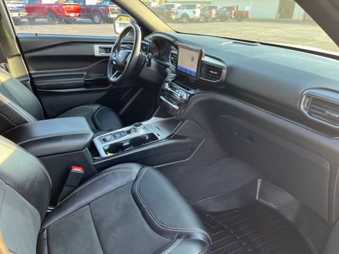 Used 2023 Ford Explorer ST image 21