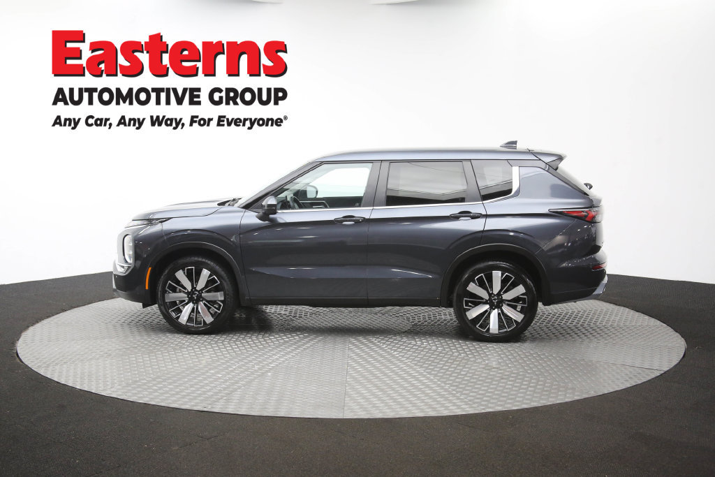 Used 2025 Mitsubishi Outlander SE FWD image 62