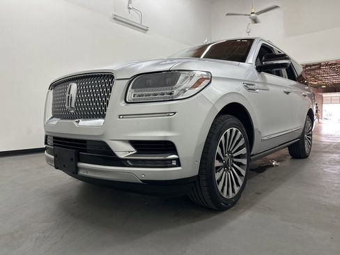Used 2019 Lincoln Navigator Reserve AWD/4WD image 17