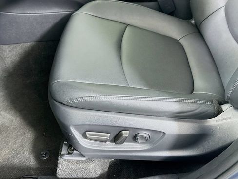 Certified 2025 Toyota Corolla Cross XLE FWD image 19