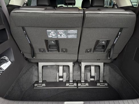 New 2026 Kia Carnival FWD image 12