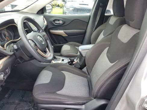 Used 2018 Jeep Cherokee Latitude image 15