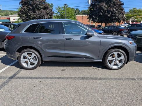 Used 2025 Audi Q5 Premium Plus w/ Premium Plus AWD/4WD image 2