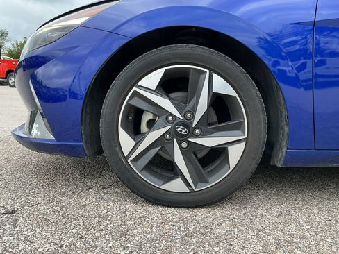 Used 2022 Hyundai Elantra Limited w/ Cargo Package FWD image 9