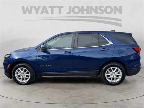 Used 2023 Chevrolet Equinox LT image 2