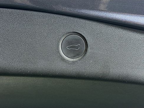 Used 2023 Tesla Model 3 Standard Range RWD image 29