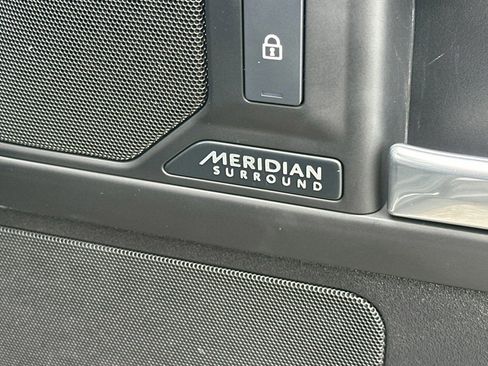 Certified 2025 Land Rover Defender 130 X-Dynamic SE AWD/4WD image 24