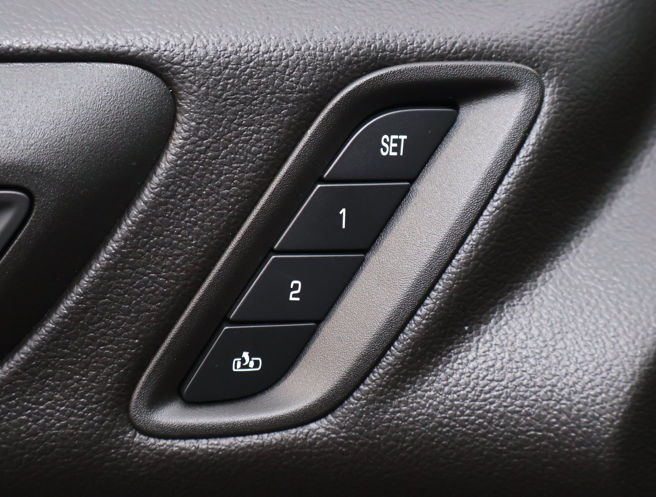 Used 2023 GMC Acadia Denali FWD image 9