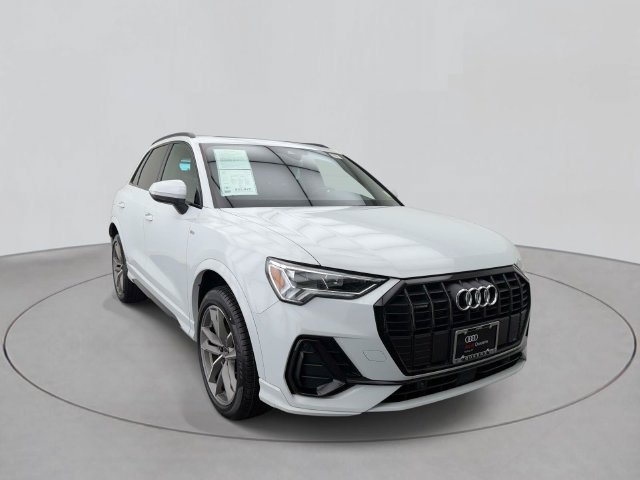 Certified 2023 Audi Q3 2.0T Premium Plus w/ Premium Plus Package AWD/4WD image 3