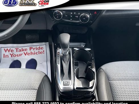 Used 2025 Chevrolet Trax LT FWD image 16