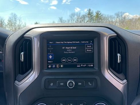 Used 2025 Chevrolet Silverado 1500 Custom Trail Boss AWD/4WD image 38