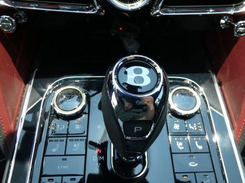 Used 2024 Bentley Flying Spur W12 image 35