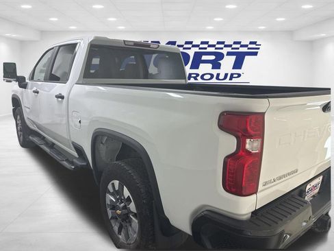 Used 2025 Chevrolet Silverado 2500 Custom w/ Custom Value Package image 8