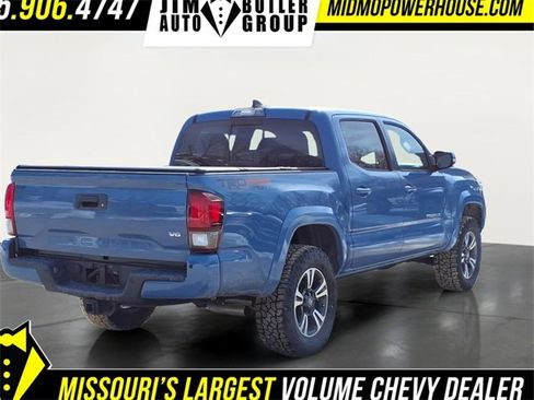 Used 2019 Toyota Tacoma TRD Sport image 6