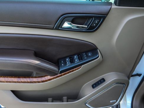 Used 2020 Chevrolet Suburban Premier image 46