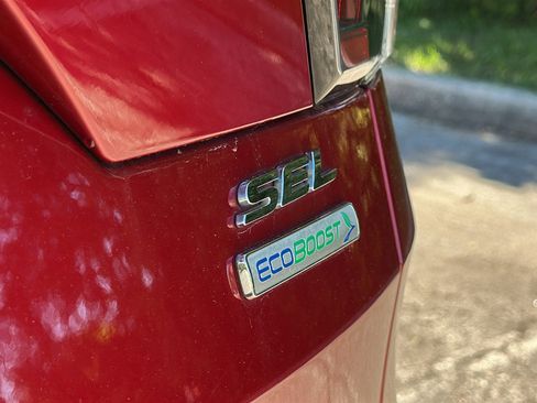 Used 2018 Ford Escape SEL FWD image 10