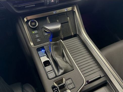 Used 2024 Lexus GX 550 image 17