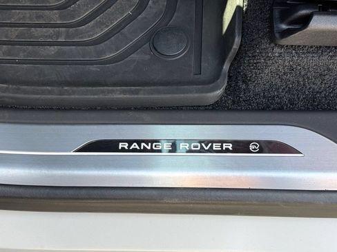 Certified 2025 Land Rover Range Rover SV AWD/4WD image 13