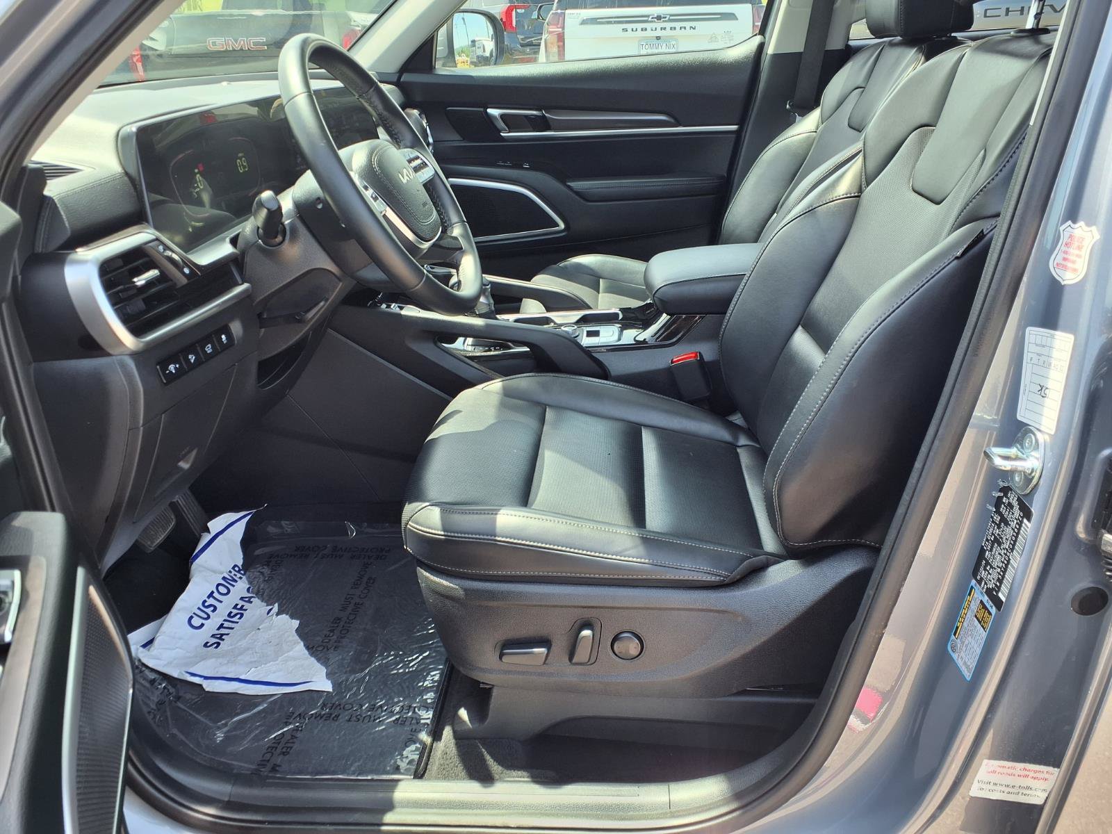 Used 2025 Kia Telluride S AWD/4WD image 17