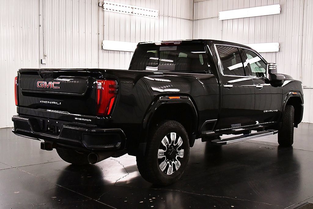 Used 2024 GMC Sierra 2500 Denali AWD/4WD image 7