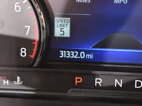 Used 2022 Ford Explorer XLT w/ Equipment Group 202A AWD/4WD image 28