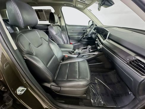 Used 2025 Kia Telluride S image 12