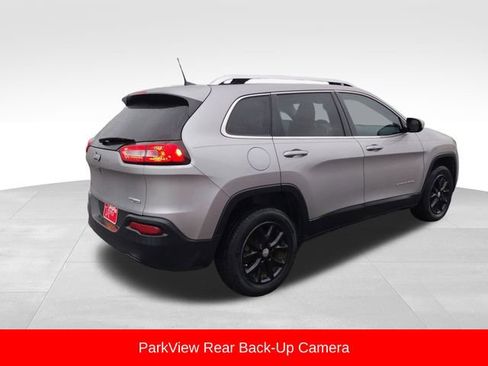Used 2018 Jeep Cherokee Latitude Plus image 6