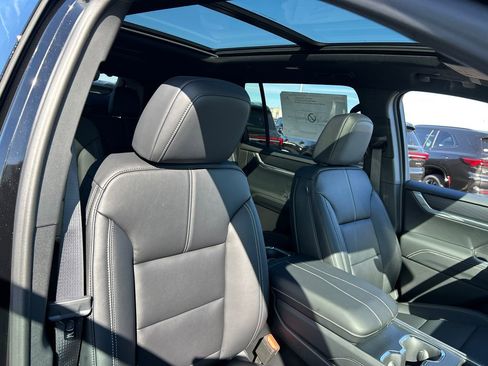 New 2026 GMC Acadia Elevation w/ Elevation Premium Package AWD/4WD image 37