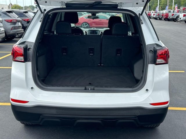 Used 2023 Chevrolet Equinox LS w/ LS Convenience Package AWD/4WD image 5
