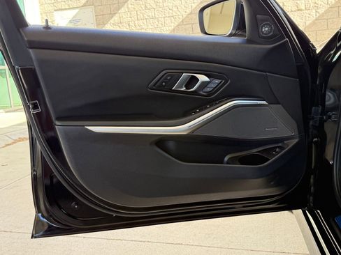 Used 2025 BMW 330i Sedan w/ Convenience Package image 21