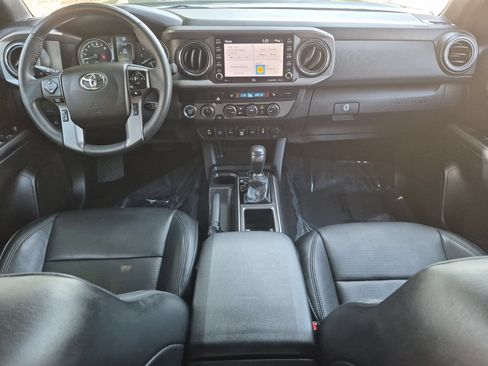 Used 2021 Toyota Tacoma TRD Off-Road w/ TRD Premium Off Road Package AWD/4WD image 25
