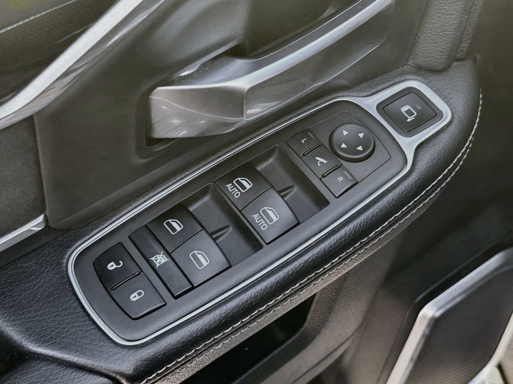 Used 2022 RAM 2500 Laramie w/ Night Edition AWD/4WD image 18