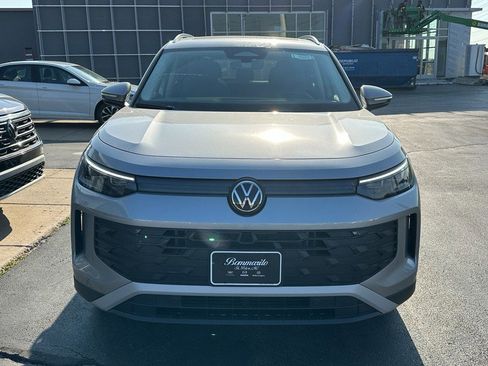 New 2025 Volkswagen Tiguan SE image 5