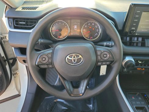 Used 2021 Toyota RAV4 LE image 22