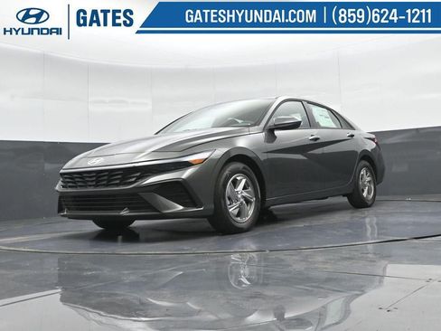 New 2026 Hyundai Elantra SE FWD image 39