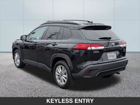 Used 2022 Toyota Corolla Cross LE w/ Moonroof Package AWD/4WD image 3
